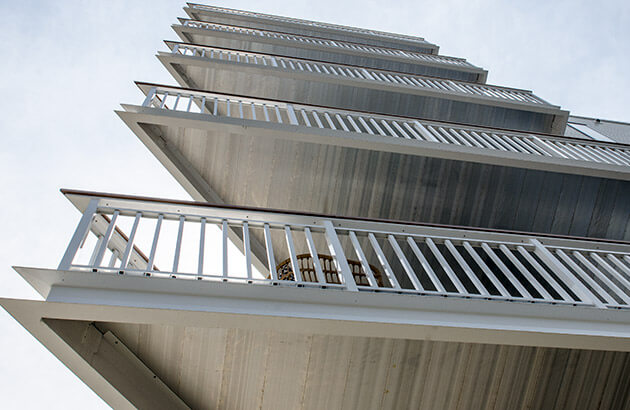 picket railing balcony